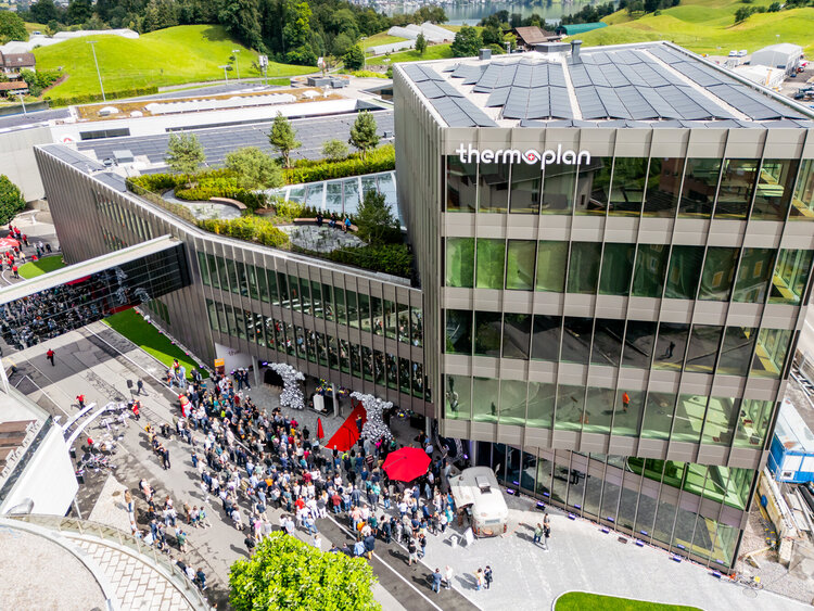 Grand Opening unique