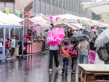 Grand Opening unique