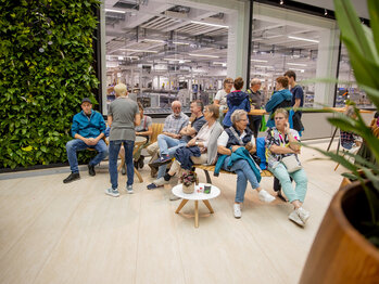 Grand Opening unique